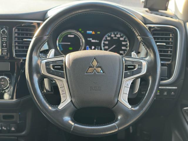 アウトランダーPHEV Gナビパッケージ 4WD サンルーフ アクティブクルーズコントロール 純正SDナビ Bluetoothオーディオ 全方位カメラ ステアリングスイッチ クリアランスソナー ブラインドスポット パワーバックドア(36枚目)