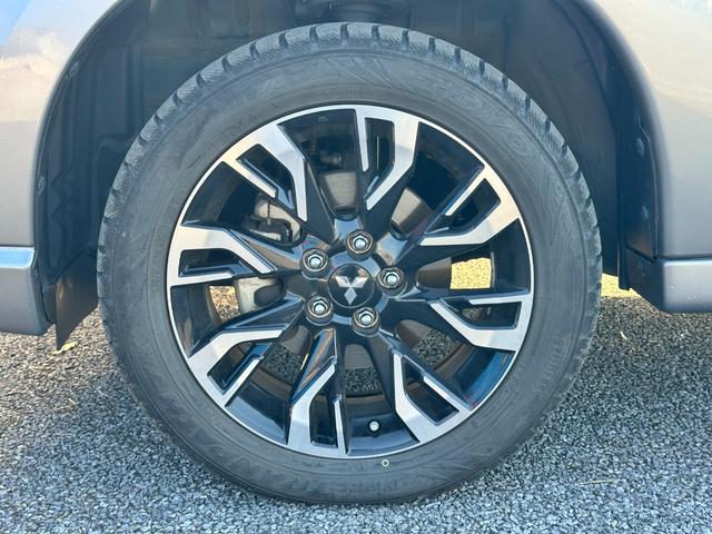 アウトランダーPHEV Gナビパッケージ 4WD サンルーフ アクティブクルーズコントロール 純正SDナビ Bluetoothオーディオ 全方位カメラ ステアリングスイッチ クリアランスソナー ブラインドスポット パワーバックドア(60枚目)