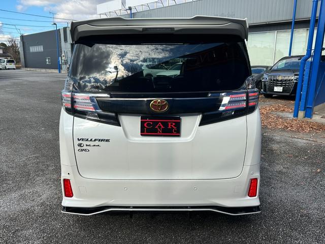 ヴェルファイア ２．５Ｚ　Ａエディション　ゴールデンアイズ　サンルーフ　後席モニター　純正１０型ナビ　社外エアサス　社外エアロ　バックカメラ　フルセグＴＶ　両側電動スライドドア　電動リアゲート　１００Ｖ電源　クルコン　シートカバー　ＬＥＤヘッドライト（11枚目）