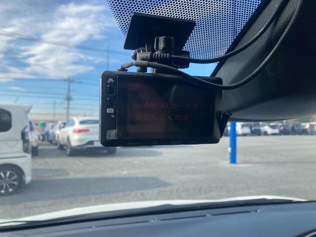 シエンタ ハイブリッド　ファンベースＧ　両側パワースライドドア　純正ナビ　Ｂｌｕｅｔｏｏｔｈオーディオ　フルセグＴＶ　バックカメラ　パーキングアシスト　衝突被害軽減ブレーキ　レーンアシスト　オートクルーズコントロール　ＬＥＤヘッドライト（13枚目）