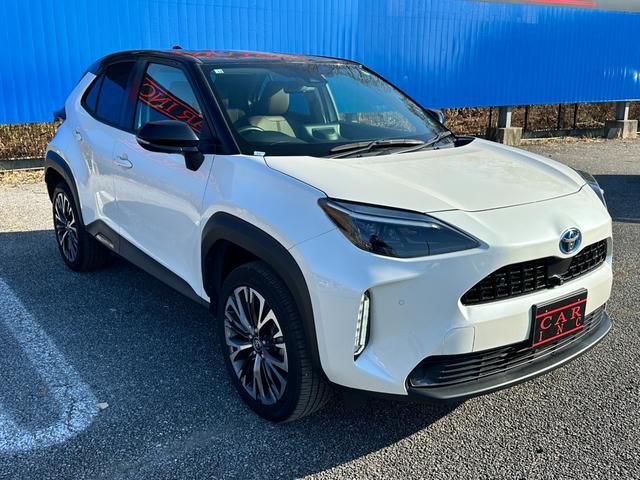 ヤリスクロス ハイブリッドＺ　４ＷＤ　アダプティブクルーズコントロール　純正オーディオ　Ｂｌｕｅｔｏｏｔｈ　アラウンドビューモニター　クリアランスソナー　ブラインドスポット　衝突被害軽減ブレーキ　レーンアシスト　ＥＴＣ（12枚目）