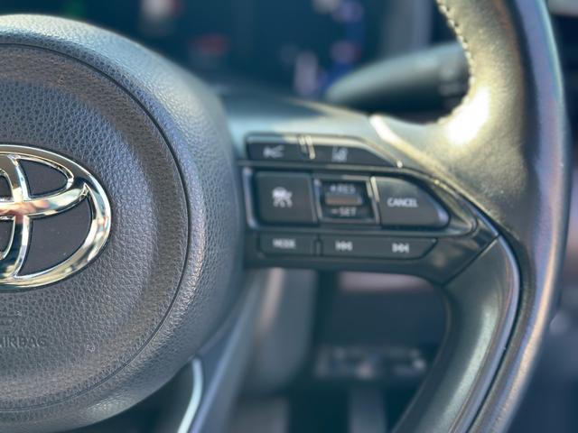ヤリスクロス ハイブリッドＺ　４ＷＤ　アダプティブクルーズコントロール　純正オーディオ　Ｂｌｕｅｔｏｏｔｈ　アラウンドビューモニター　クリアランスソナー　ブラインドスポット　衝突被害軽減ブレーキ　レーンアシスト　ＥＴＣ（35枚目）