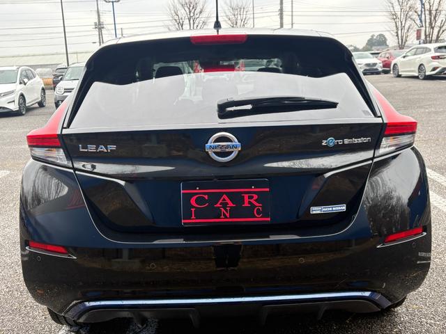 リーフ Ｇ　プロパイロット　デジタルインナーミラー　ステアリングヒーター　純正ＳＤナビ　Ｂｌｕｅｔｏｏｔｈオーディオ　フルセグＴＶ　アラウンドビューモニター　アクティブクルーズコントロール　パーキングアシスト（4枚目）