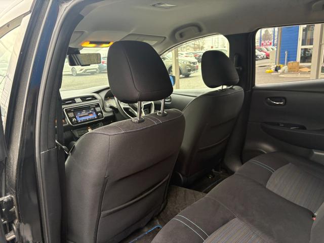 リーフ Ｇ　プロパイロット　デジタルインナーミラー　ステアリングヒーター　純正ＳＤナビ　Ｂｌｕｅｔｏｏｔｈオーディオ　フルセグＴＶ　アラウンドビューモニター　アクティブクルーズコントロール　パーキングアシスト（12枚目）