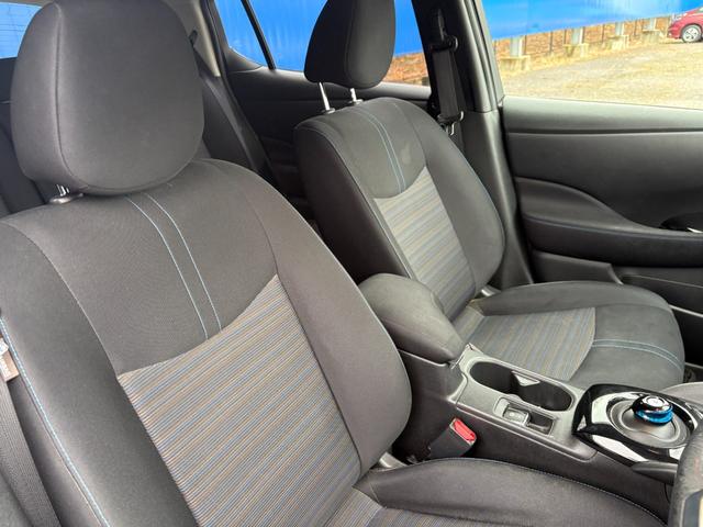 リーフ Ｇ　プロパイロット　デジタルインナーミラー　ステアリングヒーター　純正ＳＤナビ　Ｂｌｕｅｔｏｏｔｈオーディオ　フルセグＴＶ　アラウンドビューモニター　アクティブクルーズコントロール　パーキングアシスト（22枚目）