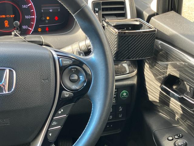 オデッセイ アブソルート　両側パワースライドドア　純正ナビ　Ｂｌｕｅｔｏｏｔｈオーディオ　フルセグＴＶ　バックカメラ　アダプティブクルーズコントロール　ステアリングスイッチ　衝突被害軽減ブレーキ　レーンアシスト　ＥＴＣ（8枚目）