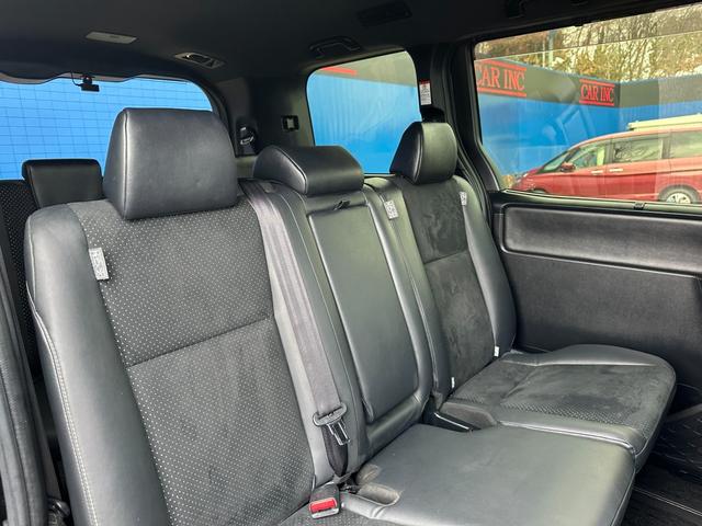 ヴォクシー ZS 煌III 4WD 両側パワースライドドア 純正SDナビ Bluetoothオーディオ フルセグTV バックカメラ ステアリングスイッチ レーンアシスト オートクルーズコントロール クリアランスソナー ETC20(18枚目)