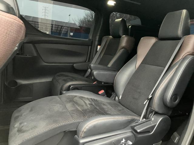 アルファード ２．５Ｓ　Ａパッケージ　タイプブラック　アルパイン後席モニター　アルパイン１１型ナビ　フルセグ　バックカメラ　両側電動スライドドア　電動リアゲート　ＨＤＭＩ接続　クルコン　ハーフレザー　ＥＴＣ　ＬＥＤヘッドライト　純正１８ＡＷ　ドラレコ（11枚目）