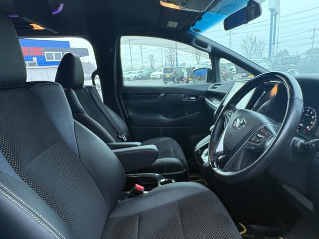 ヴェルファイア ２．５Ｚ　Ａエディション　ゴールデンアイズ　ワンオーナー　後席モニター　純正１０型ナビ　フルセグＴＶ　バックカメラ　レーダークルコン　両側電動スライドドア　電動リアゲート　ハーフレザー　ビルトインＥＴＣ　ＬＥＤヘッドライト　衝突被害軽減ブレーキ（12枚目）