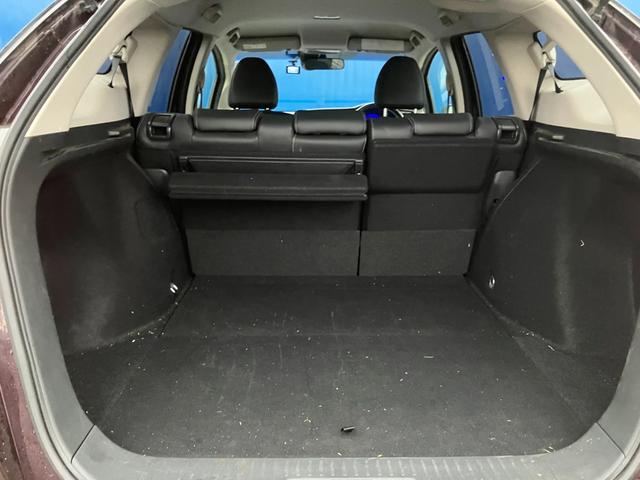 シャトル ハイブリッドＺ　純正ナビ　Ｂｌｕｅｔｏｏｔｈオーディオ　バックカメラ　ステアリングスイッチ　ハーフレザーシート　前席シートヒーター　純正１６インチアルミホイール　ＥＴＣ（13枚目）