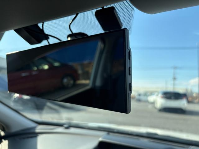 ＸＶ ２．０ｉ－Ｓ　アイサイト　純正ナビ　Ｂｌｕｅｔｏｏｔｈ　フルセグ　バックカメラ　ＥＴＣ　アダプティブクルーズコントロール　衝突被害軽減ブレーキ　レーンキープアシスト　アイドリングストップ　パワーシート　純正１８ＡＷ（2枚目）