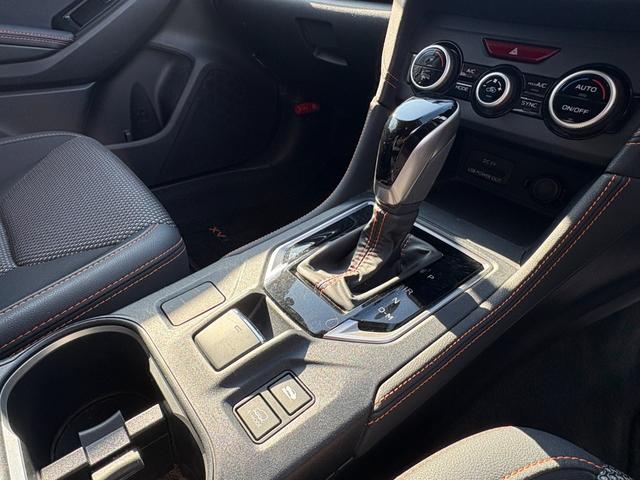 ＸＶ ２．０ｉ－Ｓ　アイサイト　純正ナビ　Ｂｌｕｅｔｏｏｔｈ　フルセグ　バックカメラ　ＥＴＣ　アダプティブクルーズコントロール　衝突被害軽減ブレーキ　レーンキープアシスト　アイドリングストップ　パワーシート　純正１８ＡＷ（20枚目）