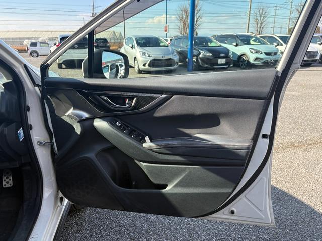 ＸＶ ２．０ｉ－Ｓ　アイサイト　純正ナビ　Ｂｌｕｅｔｏｏｔｈ　フルセグ　バックカメラ　ＥＴＣ　アダプティブクルーズコントロール　衝突被害軽減ブレーキ　レーンキープアシスト　アイドリングストップ　パワーシート　純正１８ＡＷ（21枚目）