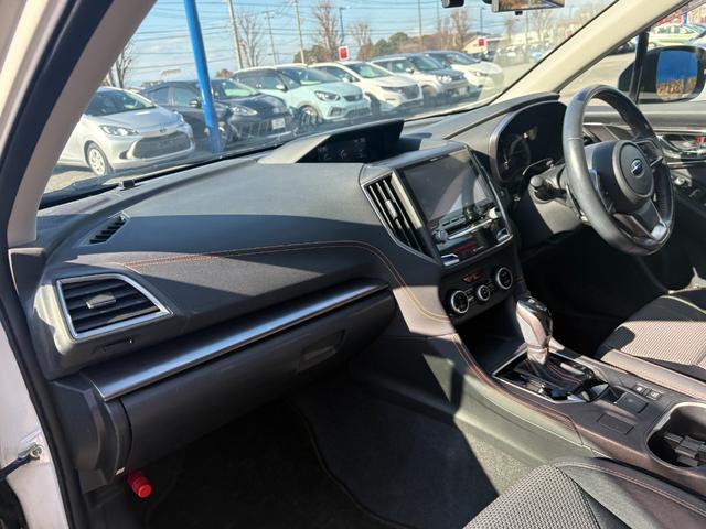 ＸＶ ２．０ｉ－Ｓ　アイサイト　純正ナビ　Ｂｌｕｅｔｏｏｔｈ　フルセグ　バックカメラ　ＥＴＣ　アダプティブクルーズコントロール　衝突被害軽減ブレーキ　レーンキープアシスト　アイドリングストップ　パワーシート　純正１８ＡＷ（33枚目）