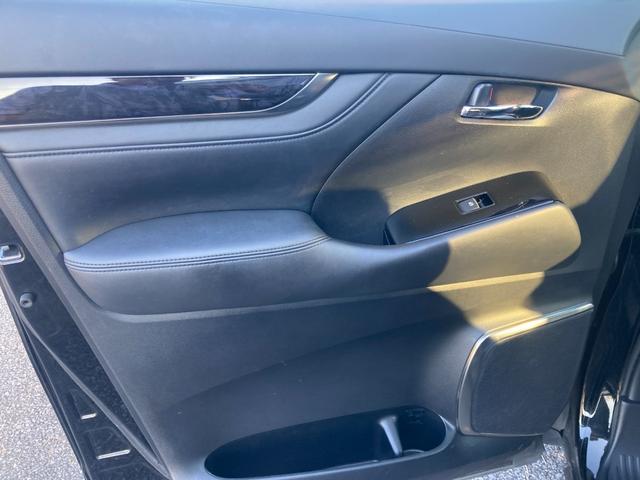 ヴェルファイア ３．５Ｚ　Ｇ　純正後席モニター　黒革シート　ディスプレイオーディオ　フルセグ　バックカメラ　ＣＤ／ＤＶＤデッキ　シートエアコン　両側電動スライドドア　電動リアゲート　パワーシート　レーダークルコン　ハンドルヒーター（20枚目）