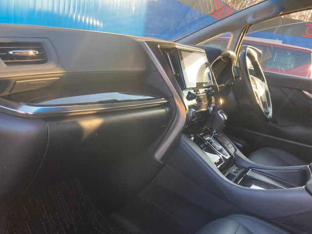 ヴェルファイア ３．５Ｚ　Ｇ　純正後席モニター　黒革シート　ディスプレイオーディオ　フルセグ　バックカメラ　ＣＤ／ＤＶＤデッキ　シートエアコン　両側電動スライドドア　電動リアゲート　パワーシート　レーダークルコン　ハンドルヒーター（21枚目）