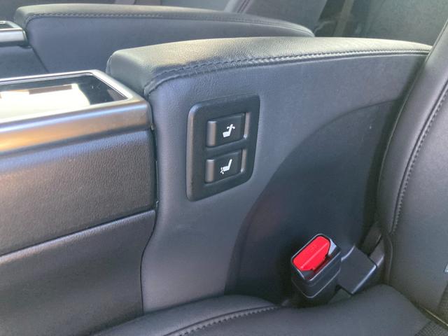 ヴェルファイア ３．５Ｚ　Ｇ　純正後席モニター　黒革シート　ディスプレイオーディオ　フルセグ　バックカメラ　ＣＤ／ＤＶＤデッキ　シートエアコン　両側電動スライドドア　電動リアゲート　パワーシート　レーダークルコン　ハンドルヒーター（25枚目）