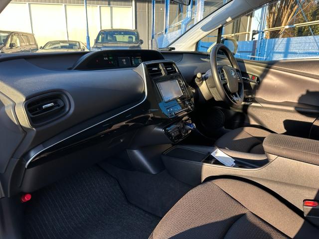 プリウス S 純正ナビ Bluetoothオーディオ バックカメラ ステアリングスイッチ レーンアシスト パーキングアシスト アダプティブクルーズコントロール LEDヘッドライト オートハイビーム ETC(11枚目)