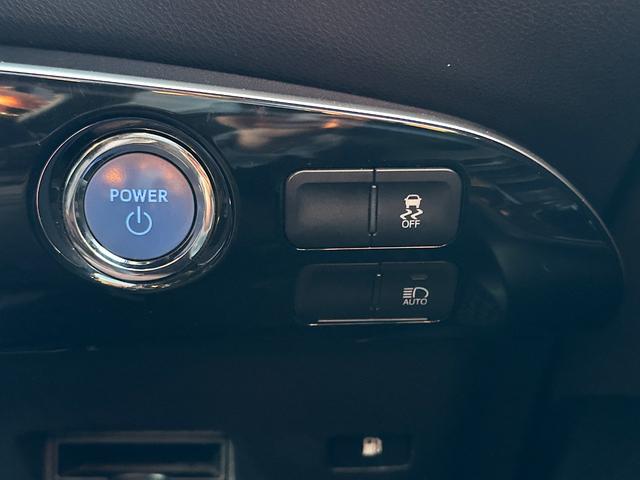 プリウス S 純正ナビ Bluetoothオーディオ バックカメラ ステアリングスイッチ レーンアシスト パーキングアシスト アダプティブクルーズコントロール クリアランスソナー オートハイビーム ETC(9枚目)