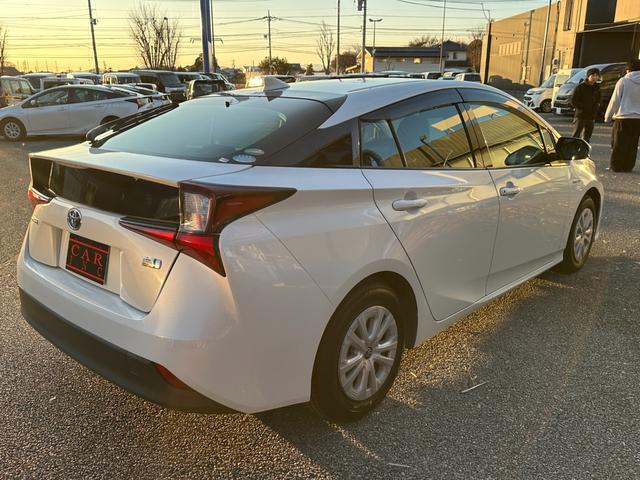 プリウス S 純正ナビ Bluetoothオーディオ バックカメラ ステアリングスイッチ レーンアシスト パーキングアシスト アダプティブクルーズコントロール クリアランスソナー オートハイビーム ETC(17枚目)