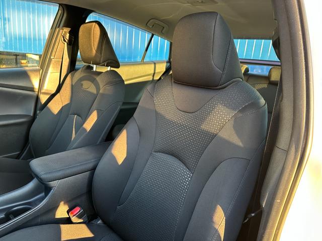 プリウス S 純正ナビ Bluetoothオーディオ バックカメラ ステアリングスイッチ レーンアシスト パーキングアシスト アダプティブクルーズコントロール クリアランスソナー オートハイビーム ETC(23枚目)