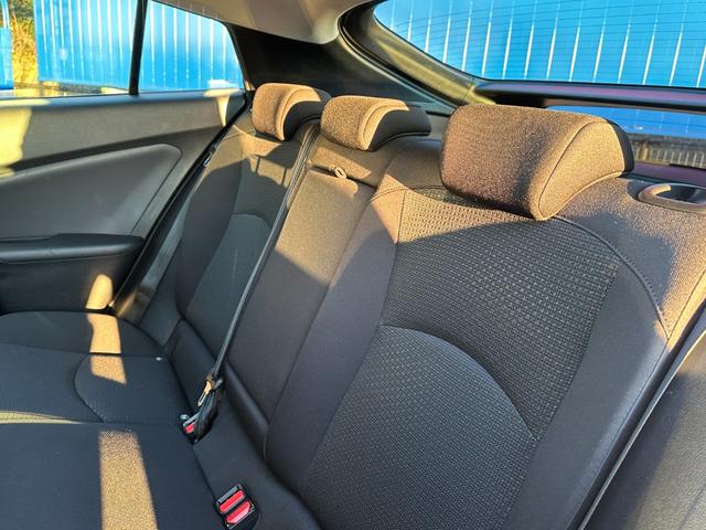 プリウス S 純正ナビ Bluetoothオーディオ バックカメラ ステアリングスイッチ レーンアシスト パーキングアシスト アダプティブクルーズコントロール クリアランスソナー オートハイビーム ETC(26枚目)