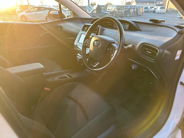 プリウス S 純正ナビ Bluetoothオーディオ バックカメラ ステアリングスイッチ レーンアシスト パーキングアシスト アダプティブクルーズコントロール クリアランスソナー オートハイビーム ETC(32枚目)