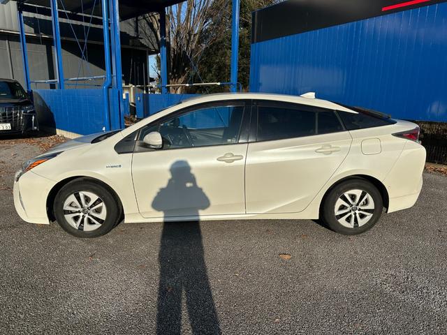 プリウス Aプレミアム 純正ナビ Bluetoothオーディオ ワンセグTV バックカメラ ステアリングスイッチ ヘッドアップディスプレイ アダプティブクルーズコントロール レーンアシスト パーキングアシスト ETC(9枚目)