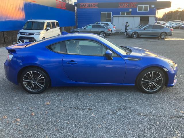 ＢＲＺ Ｓ　純正リアスポイラー　ＭＴ車　シートヒーター　純正メモリーナビ　オートＬＥＤ　　衝突被害軽減ブレーキ　Ｂｌｕｅｔｏｏｔｈ　ＥＴＣ　純正１７ＡＷ（4枚目）