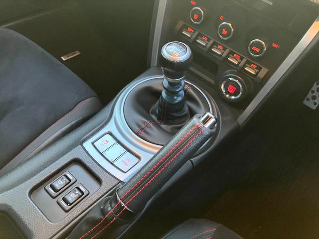 ＢＲＺ Ｓ　純正リアスポイラー　ＭＴ車　シートヒーター　純正メモリーナビ　オートＬＥＤ　　衝突被害軽減ブレーキ　Ｂｌｕｅｔｏｏｔｈ　ＥＴＣ　純正１７ＡＷ（28枚目）