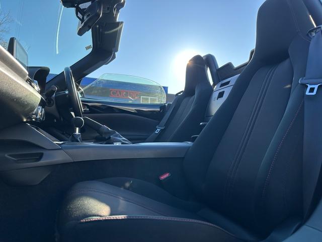 ロードスター Sスペシャルパッケージ ワンオーナー 6MT 純正ナビ Bluetoothオーディオ ステアリングスイッチ 衝突被害軽減ブレーキ クリアランスソナー LEDヘッドライト ETC 純正16インチアルミホイール マツダコネクト(17枚目)