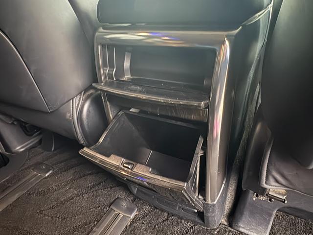 ヴェルファイア ２．５Ｚ　Ｇエディション　ＴＲＤエアロ　純正後席モニター　純正１０型ナビ　フルセグＴＶ　バックカメラ　両側電動スライドドア　電動リアゲート　ハーフレザーシート　パワーシート　Ｂｌｕｅｔｏｏｔｈ　ビルトインＥＴＣ　クルコン（37枚目）