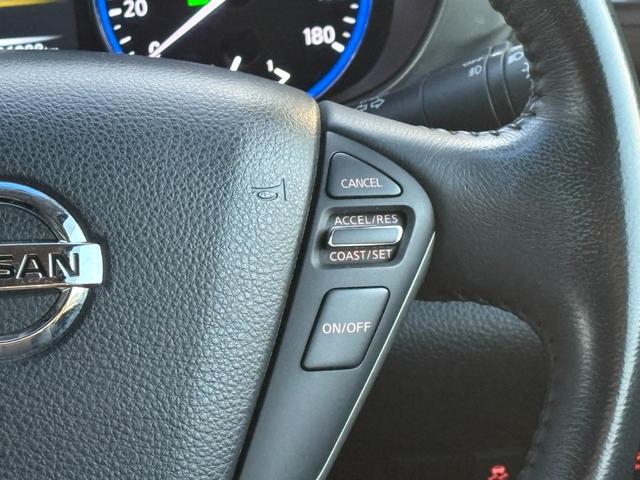 エルグランド ２５０ハイウェイスターＳ　フリップダウンモニター　クルーズコントロール　ＬＥＤヘッドライト　ステアリングリモコン　バックカメラ　純正８インチナビ　ドラレコ　フォグランプ　ＥＴＣ（8枚目）