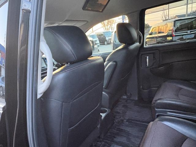 エルグランド ２５０ハイウェイスターＳ　フリップダウンモニター　クルーズコントロール　ＬＥＤヘッドライト　ステアリングリモコン　バックカメラ　純正８インチナビ　ドラレコ　フォグランプ　ＥＴＣ（25枚目）