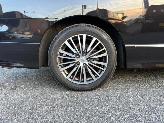 エルグランド ２５０ハイウェイスターＳ　フリップダウンモニター　クルーズコントロール　ＬＥＤヘッドライト　ステアリングリモコン　バックカメラ　純正８インチナビ　ドラレコ　フォグランプ　ＥＴＣ（39枚目）