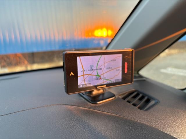 ステラ カスタムＲＳ　スマートアシスト　ターボ　衝突被害軽減ブレーキ　純正ナビ　Ｂｌｕｅｔｏｏｔｈ　バックカメラ　ＬＥＤヘッドライト　ＥＴＣ　ステアリングリモコン　オートライト　アイドリングストップ　プッシュスタート　スマートキー（6枚目）