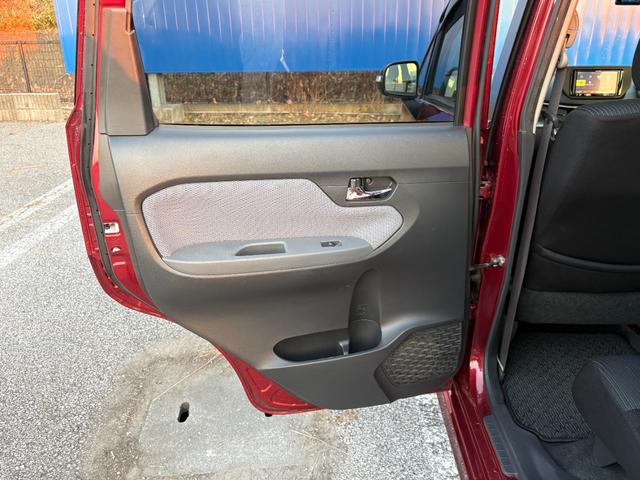 ステラ カスタムＲＳ　スマートアシスト　ターボ　衝突被害軽減ブレーキ　純正ナビ　Ｂｌｕｅｔｏｏｔｈ　バックカメラ　ＬＥＤヘッドライト　ＥＴＣ　ステアリングリモコン　オートライト　アイドリングストップ　プッシュスタート　スマートキー（31枚目）