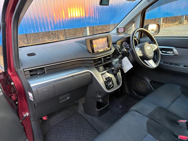 ステラ カスタムＲＳ　スマートアシスト　ターボ　衝突被害軽減ブレーキ　純正ナビ　Ｂｌｕｅｔｏｏｔｈ　バックカメラ　ＬＥＤヘッドライト　ＥＴＣ　ステアリングリモコン　オートライト　アイドリングストップ　プッシュスタート　スマートキー（35枚目）