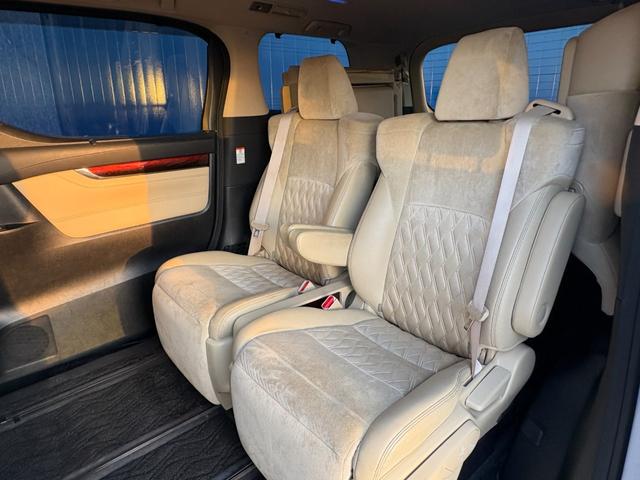 アルファードハイブリッド Ｇ　純正後席モニター　純正大型ナビ　フルセグＴＶ　バックカメラ　両側電動スライドドア　電動リアゲート　メモリー付パワーシート　ハーフレザーシート　純正１７ＡＷ　ビルトインＥＴＣ　Ｂｌｕｅｔｏｏｔｈ接続（12枚目）