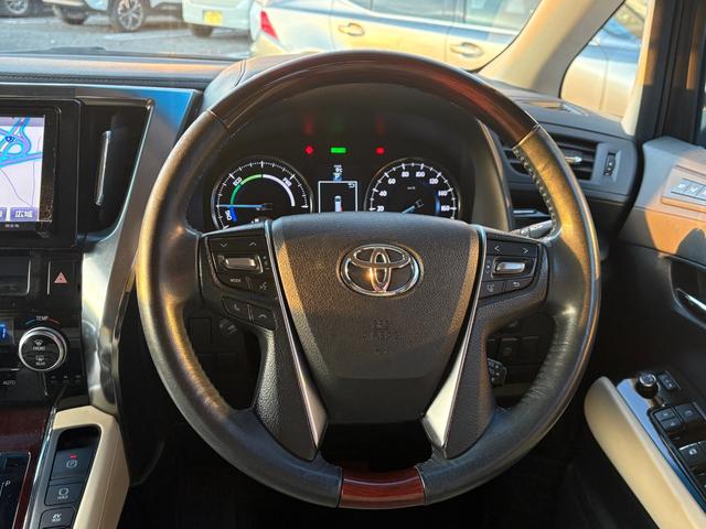 アルファードハイブリッド Ｇ　純正後席モニター　純正大型ナビ　フルセグＴＶ　バックカメラ　両側電動スライドドア　電動リアゲート　メモリー付パワーシート　ハーフレザーシート　純正１７ＡＷ　ビルトインＥＴＣ　Ｂｌｕｅｔｏｏｔｈ接続（22枚目）