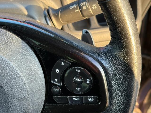 Ｎ－ＢＯＸカスタム Ｇ・Ｌターボホンダセンシング　衝突軽減ブレーキ　両側パワースライドドア　純正ナビ　Ｂｌｕｅｔｏｏｔｈ　アダプティブクルーズコントロール　フルセグ　バックカメラ　レーンアシスト　パーキングアシスト　クリアランスソナー　ＬＥＤライト（10枚目）