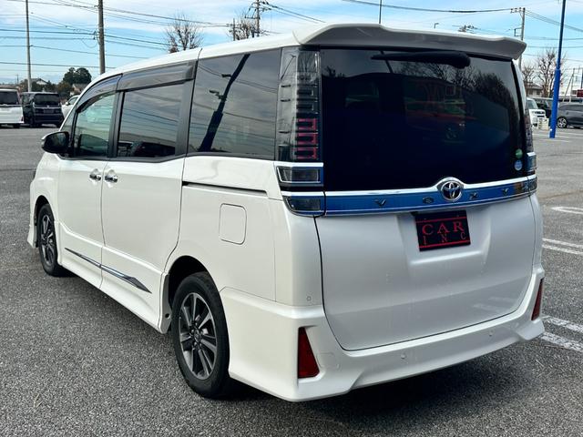 ノア Ｓｉ　ダブルバイビー　両側電動スライドドア　フリップダウンモニター　純正ＳＤナビ　フルセグＴＶ　Ｂｌｕｅｔｏｏｔｈオーディオ　ステアリングスイッチ　バックカメラ　純正１６インチアルミホイール　ＬＥＤヘッドライト　ＥＴＣ（13枚目）