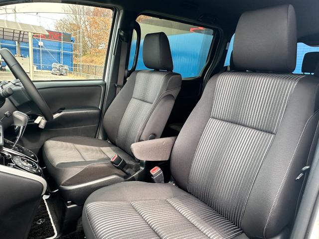 ノア Ｓｉ　ダブルバイビー　両側電動スライドドア　フリップダウンモニター　純正ＳＤナビ　フルセグＴＶ　Ｂｌｕｅｔｏｏｔｈオーディオ　ステアリングスイッチ　バックカメラ　純正１６インチアルミホイール　ＬＥＤヘッドライト　ＥＴＣ（18枚目）