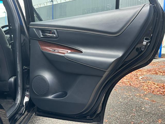 ハリアー プレミアム 純正ナビ Bluetoothオーディオ フルセグTV バックカメラ ステアリングスイッチ ETC オートクルーズコントロール レーンアシスト パーキングアシスト パワーバックドア パワーシート(18枚目)