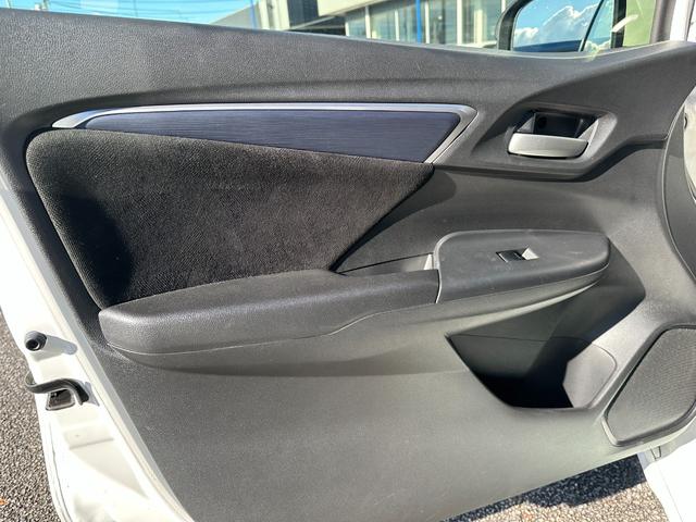 シャトル ハイブリッドX 純正ナビ Bluetoothオーディオ フルセグTV バックカメラ ステアリングスイッチ オートクルーズコントロール 衝突被害軽減ブレーキ LEDヘッドライト ハーフレザーシート ETC(16枚目)