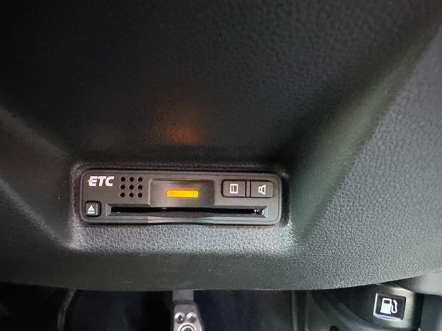 シャトル ハイブリッドX 純正ナビ Bluetoothオーディオ フルセグTV バックカメラ ステアリングスイッチ オートクルーズコントロール 衝突被害軽減ブレーキ LEDヘッドライト ハーフレザーシート ETC(32枚目)