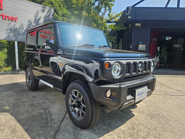 ジムニー XC 届出済未使用車 LEDヘッドライト スズキセーフティサポート コーナーセンサー シートヒーター ステアリングスイッチ クルコン スマートキー オートエアコン オートハイビーム ターボ 4WD(3枚目)