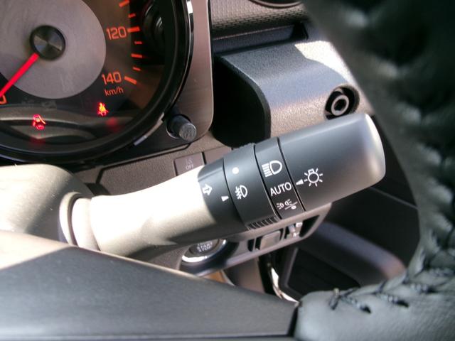 ジムニー XC 届出済未使用車 LEDヘッドライト スズキセーフティサポート コーナーセンサー シートヒーター ステアリングスイッチ クルコン スマートキー オートエアコン オートハイビーム ターボ 4WD(18枚目)