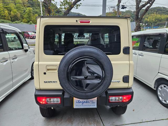 ジムニー ＸＣ　シフォンアイボリーメタリックブラック２トーン　届出済未使用車　ＬＥＤヘッドライト　スズキセーフティサポート　コーナーセンサー　シートヒーター　ステアリングスイッチ　クルコン　オートハイビーム（5枚目）