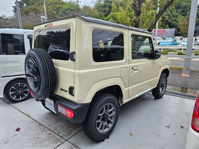 ジムニー ＸＣ　シフォンアイボリーメタリックブラック２トーン　届出済未使用車　ＬＥＤヘッドライト　スズキセーフティサポート　コーナーセンサー　シートヒーター　ステアリングスイッチ　クルコン　オートハイビーム（6枚目）